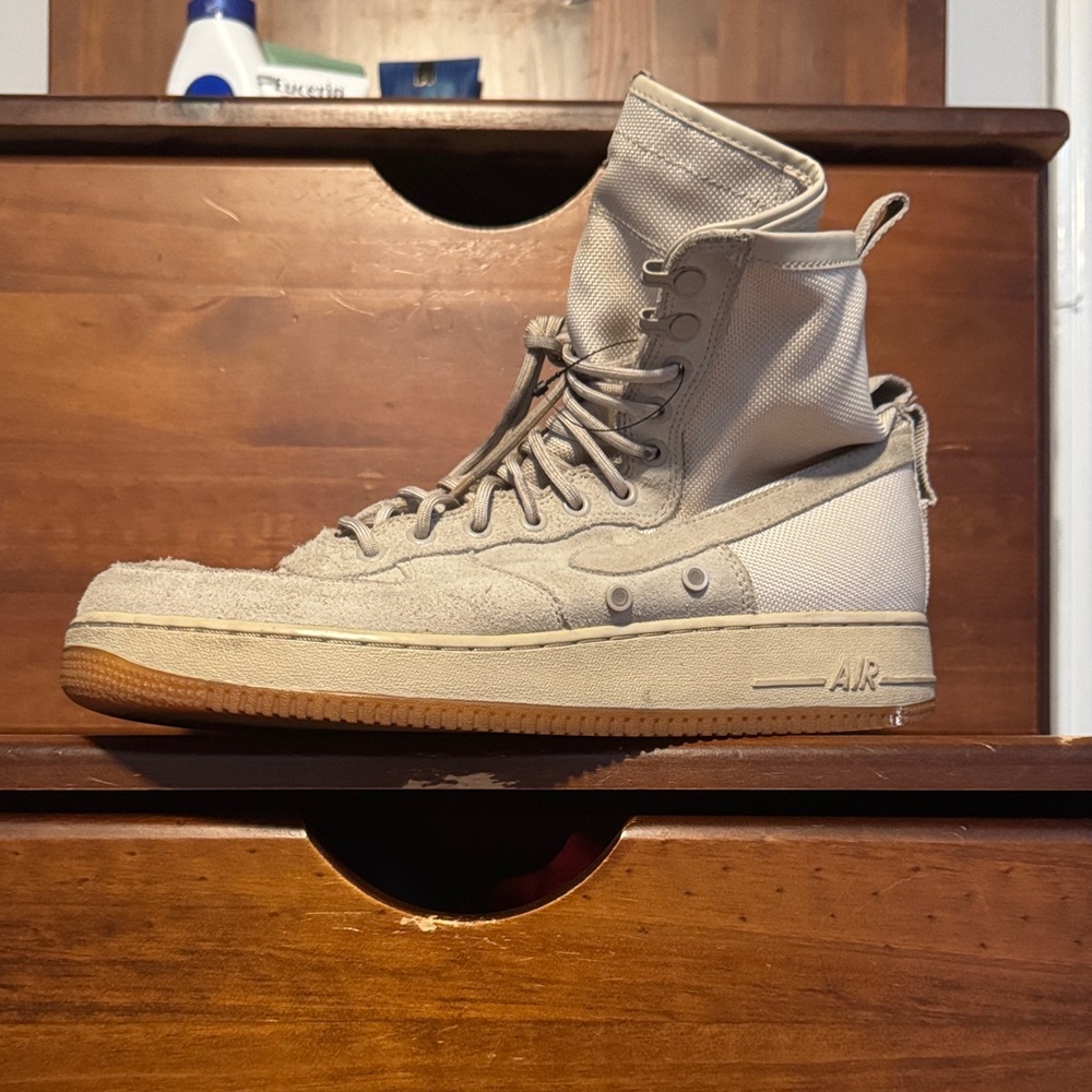 Nike SF AF1 (High Top Sneakers) - Gray and Brown